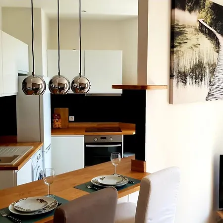 Joyau Rare Port De *