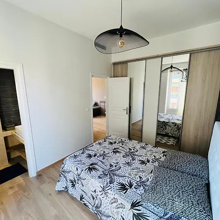 Joyau Rare Port De * Nice